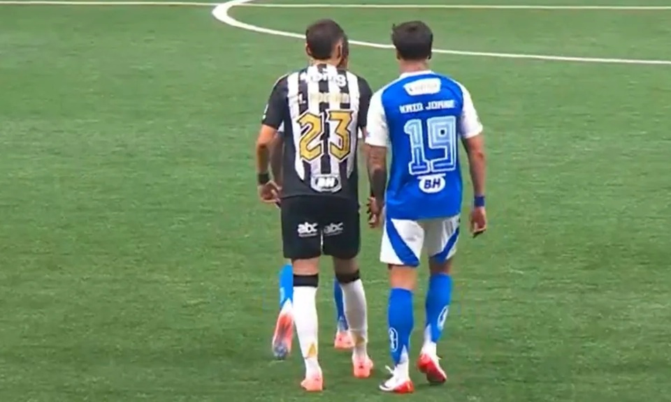 Atlético-MG denuncia Kaio Jorge no STJD por aperto em mão machucada de Ivan Román: "covarde"