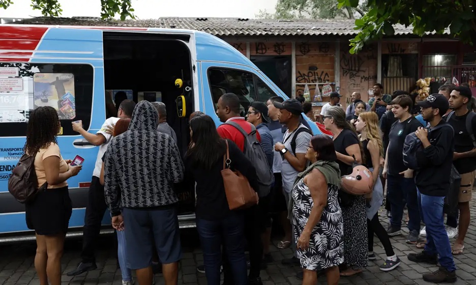 "Entrei na estação para fugir dos tiros", conta moradora do Rio de Janeiro