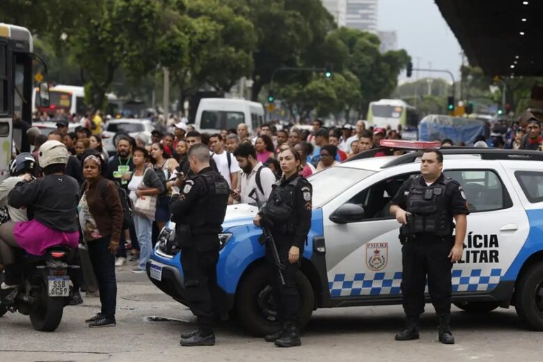 Após megaoperação mais letal do Rio de Janeiro, governo Lula e Cláudio Castro trocam acusações e reacendem debate sobre GLO