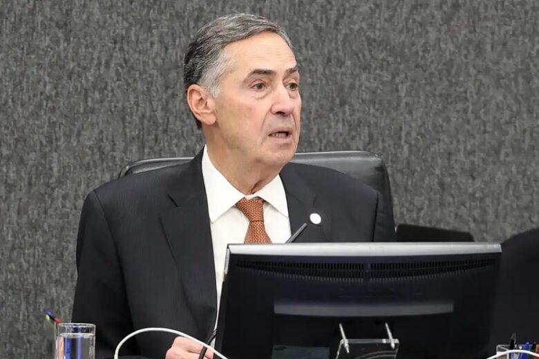 Aposentadoria de Barroso é publicada no Diário Oficial