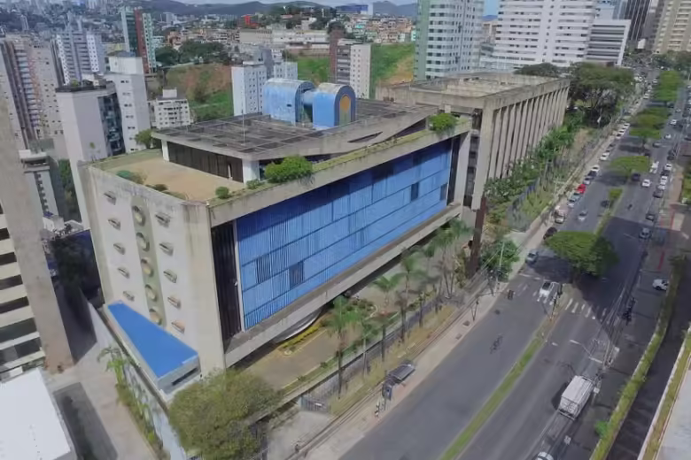Médico mineiro é multado em R$ 40 mil por ocupar cargos simultâneos em diferentes cidades