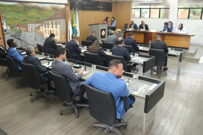 Dia do Vereador é celebrado nesta quarta-feira; confira quem ocupa as cadeiras da Câmara de Itabira