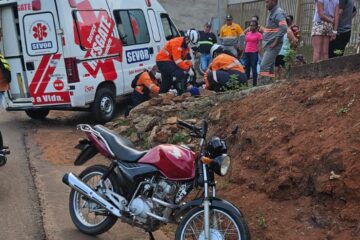 Jovem fica ferido em colisão entre moto e caminhonete na entrada de Rio Piracicaba