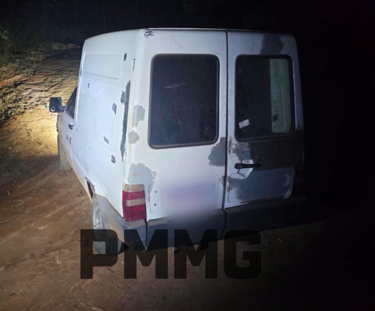Polícia Militar recupera veículo furtado e prende dois suspeitos em Itabira