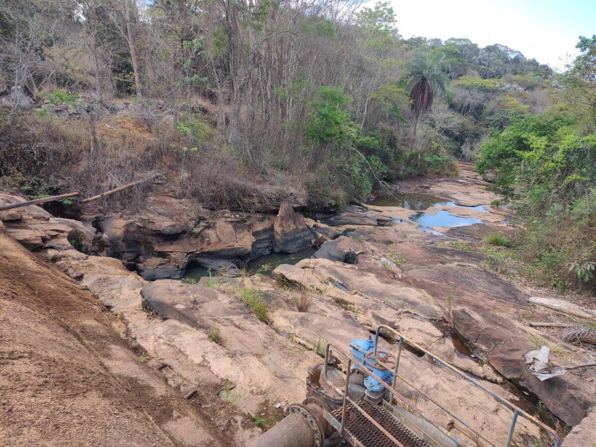Abastecimento segue reduzido em Itabira devido à falta de chuvas e à paralisação temporária da Vale, informa o Saae