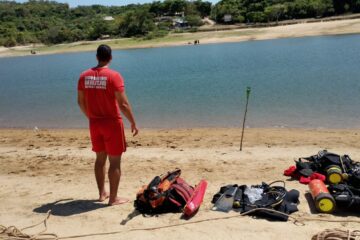 Betim: após oito horas de buscas, corpo de homem que se afogou na lagoa Várzea das Flores é localizado pelos bombeiros