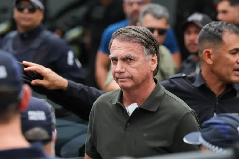 Moraes decide que Bolsonaro continuará preso na superintendência da PF