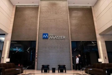 Após prisão de Daniel Vorcaro, PF cumpre mandado de busca e apreensão na sede do Banco Master
