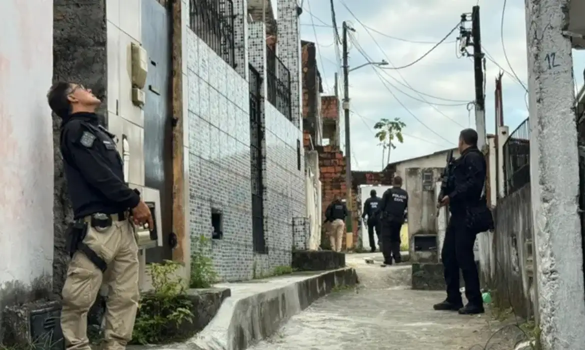 Ação contra o Comando Vermelho na Bahia prende 35; 1 pessoa foi morta