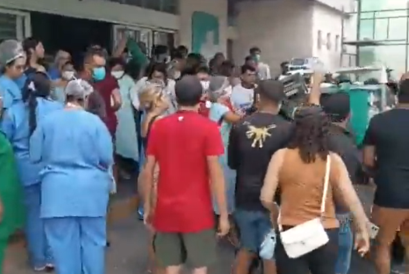 Incêndio atinge subestação do Hospital Dr. César Cals, em Fortaleza, e pacientes são transferidos