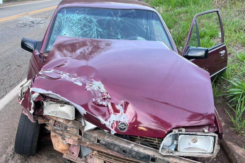 Mulher se fere em colisão na MGC-123, em João Monlevade