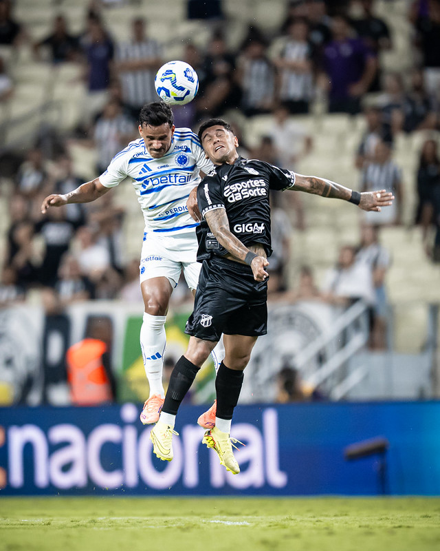 Cruzeiro empata com Ceará e deixa briga pelo título na 36ª rodada