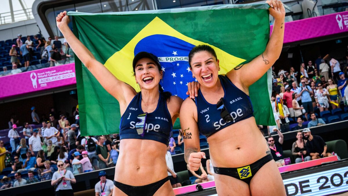 Carol e Rebeca conquistam bronze na Copa de vôlei de praia