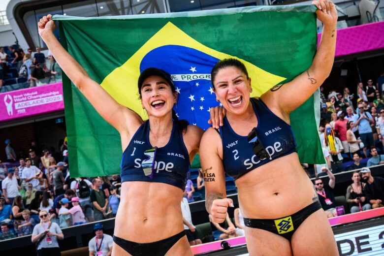 Carol e Rebeca conquistam bronze na Copa de vôlei de praia