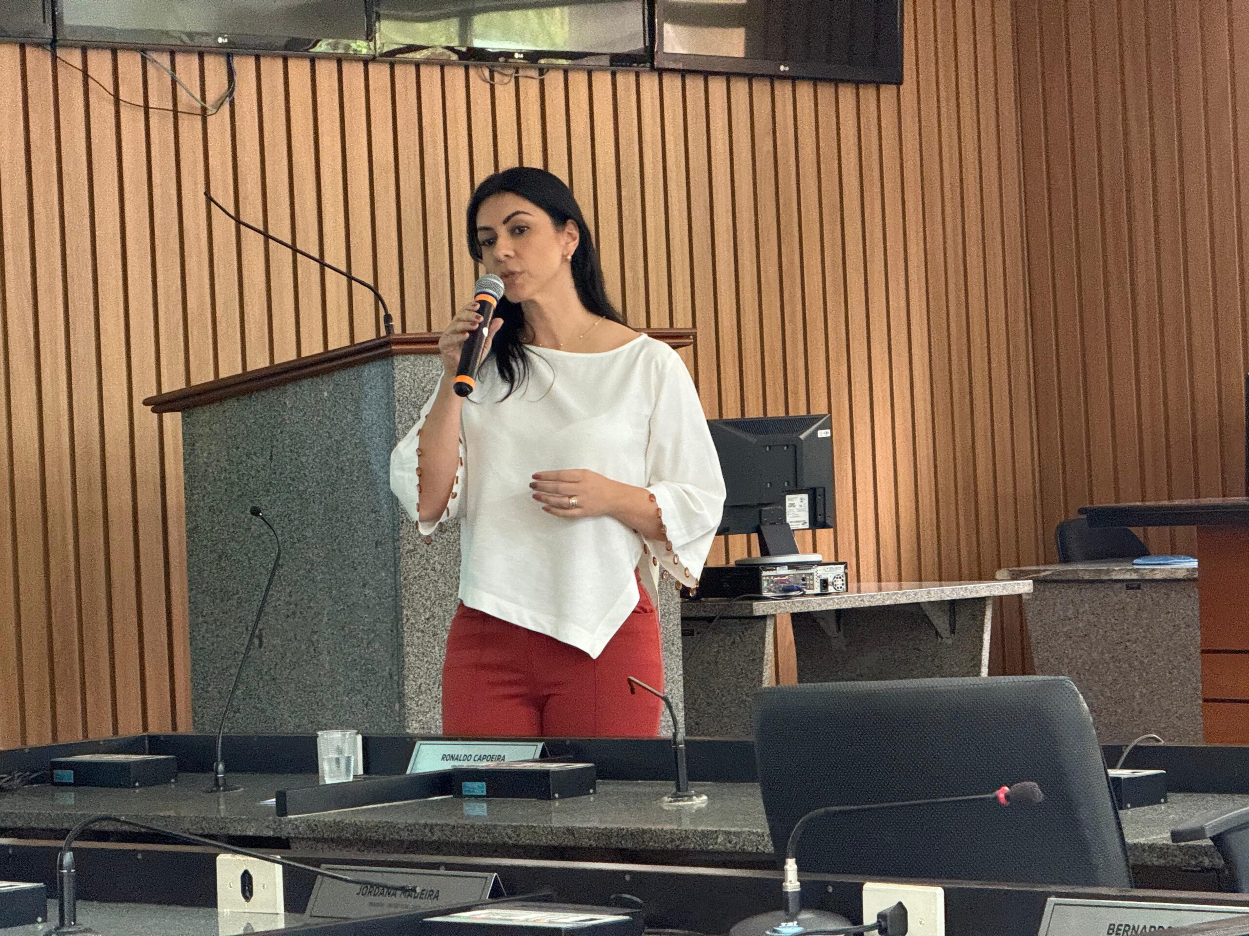 Fabiana Machado afirma que dívida da Secretaria Estadual de Saúde com Itabira ultrapassa R$ 29 milhões