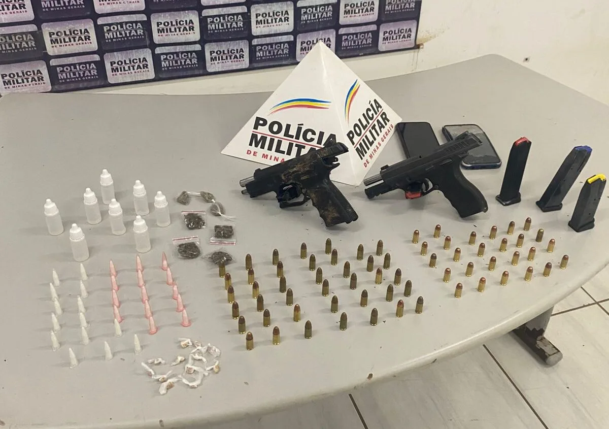 PM de Itabira prende trio armado e apreende drogas em operação no bairro Clóvis Alvim II