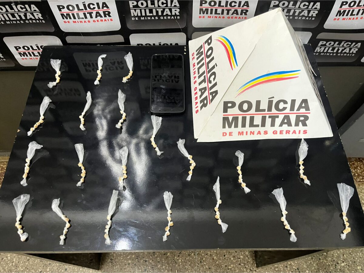 Homem é preso com 100 pedras de crack após tentar fugir da PM em Santa Bárbara