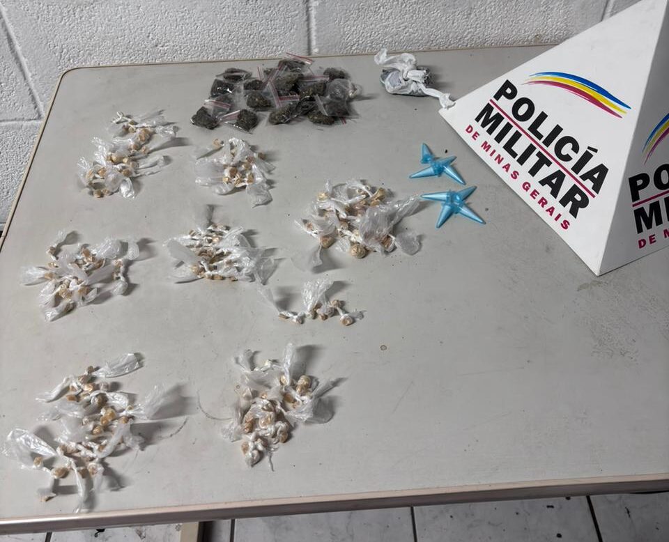 PM de Itabira encontra esconderijo de drogas em beco do Juca Rosa após denúncia anônima