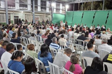 João Monlevade: Prefeitura entrega 234 escrituras públicas a moradores do bairro Nova Monlevade