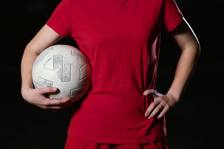 Itabira abre inscrições gratuitas para escolinha de futebol feminino no Valério