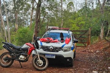 Polícia recupera moto roubada, em Bela Vista de Minas