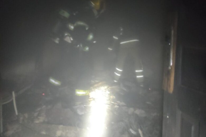 Incêndio atinge residência em Belo Horizonte após discussão entre irmãos
