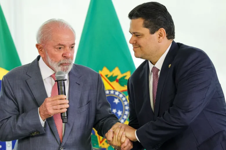 Alcolumbre sobe o tom contra o governo Lula na indicação de Messias ao STF
