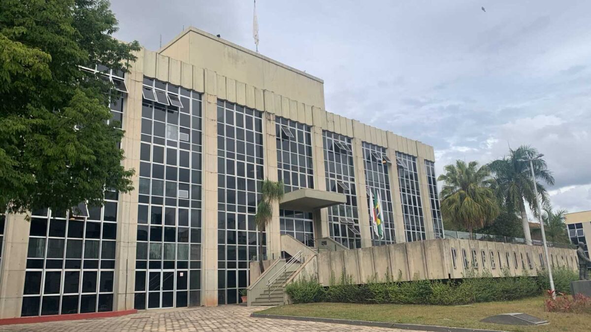 Prefeitura de Itabira, prédio da Prefeitura de Itabira, paço municipal de Itabira, paço municipal