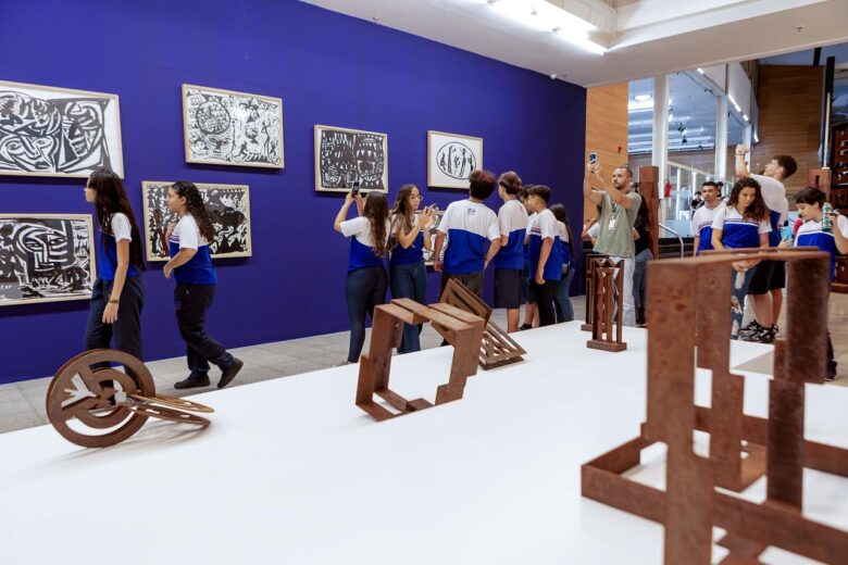 Ateliê Aberto movimenta a Galeria do Centro Cultural Usiminas