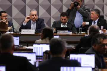 Mudança de Lulinha para a Espanha gera especulações e desconfiança na CPMI