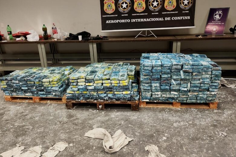 Cerca de 1,2 tonelada de cocaína é apreendida no Aeroporto de Confins em ação conjunta da PF e Receita Federal