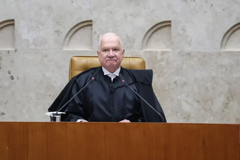 Gilmar não se opõe ao código de conduta no STF, mas afirma que a proposta deveria nascer na Corte