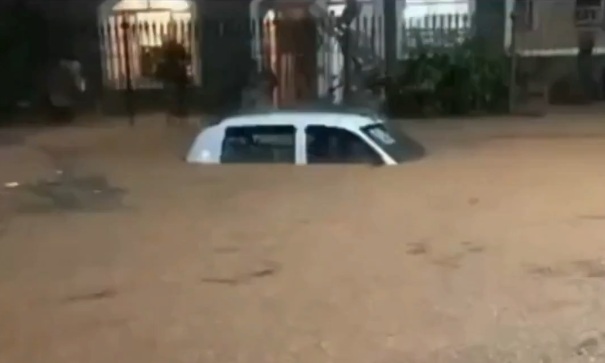 Temporal de 112 mm em menos de uma hora provoca alagamentos, resgates e deslizamentos em Juiz de Fora