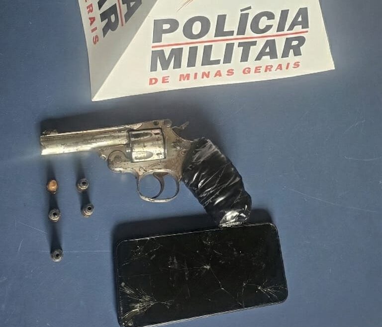 Jovem é preso com revólver após ameaçar mulher na zona rural de Santa Maria de Itabira