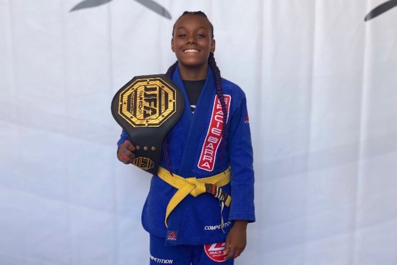 Jiu-jitsu: novaerense Juju Emiliano encerra 2025 conquistando cinturão no JJFA
