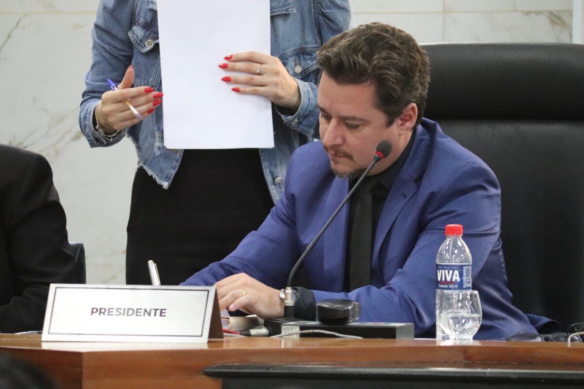 Presidente da Câmara defende que Câmara entregue pedido a Lula para atrair indústria de carros elétricos a Itabira