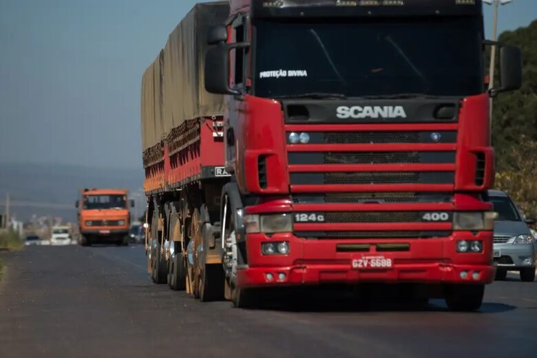 PRF reforça fiscalização em rodovias federais na Operação Natal