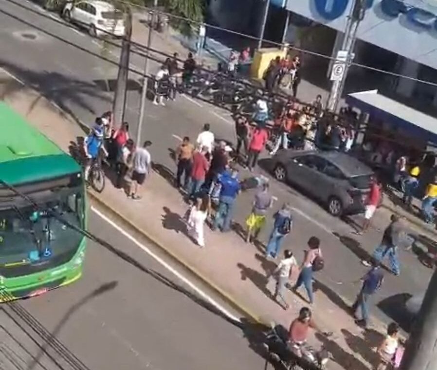 Itabira: mulher é atropelada por carro na avenida João Pinheiro
