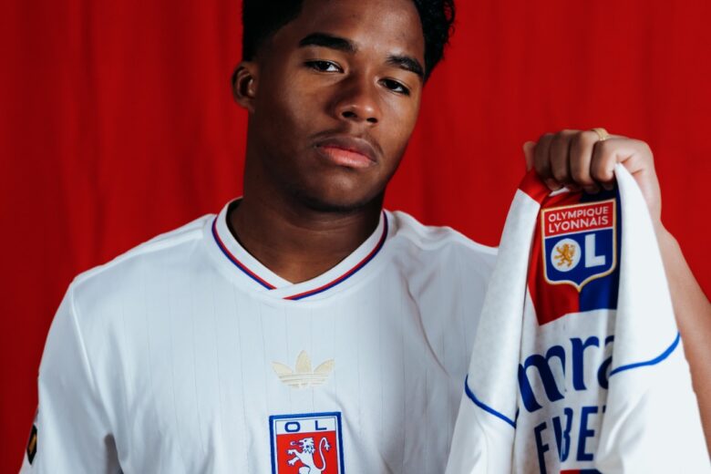Lyon anuncia contratação por empréstimo do atacante Endrick