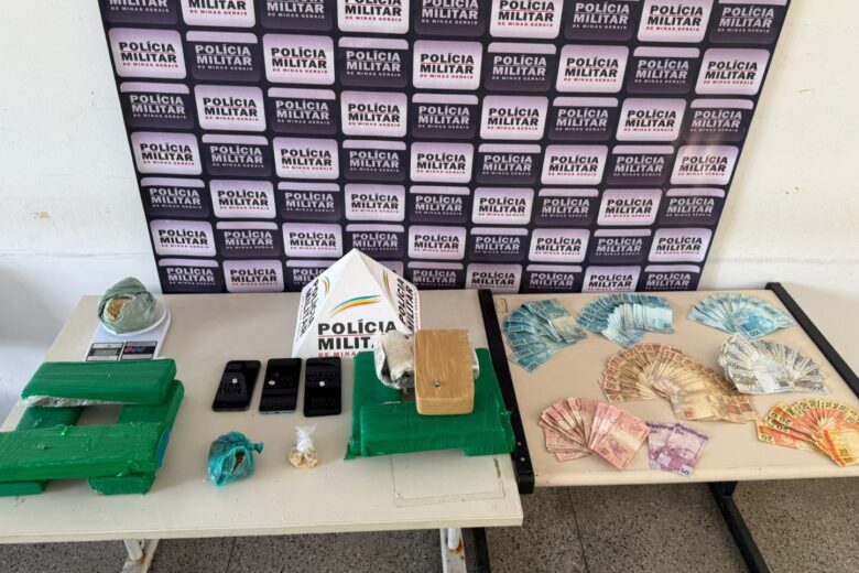 PM desarticula ponto de tráfico e apreende drogas e quase R$ 9 mil em Itabira