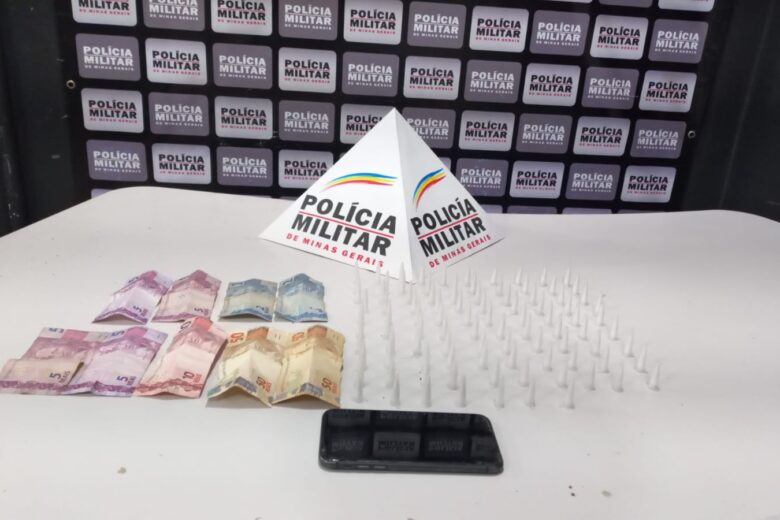 Polícia Militar prende jovem de 19 anos por tráfico de drogas no bairro Clóvis Alvim II, em Itabira