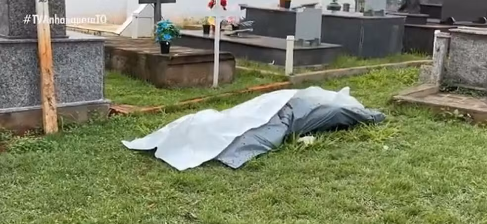 Muito macabro! por falta de necrotério corpo é deixado no gramado de cemitério no Tocantins