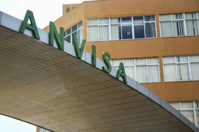 Anvisa autoriza uso ampliado de medicamentos para lúpus e esclerose múltipla em jovens
