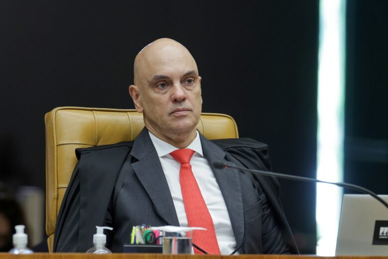 Alexandre de Moraes suspende decisão do TST que obrigava Correios a pagar benefícios extras a funcionários