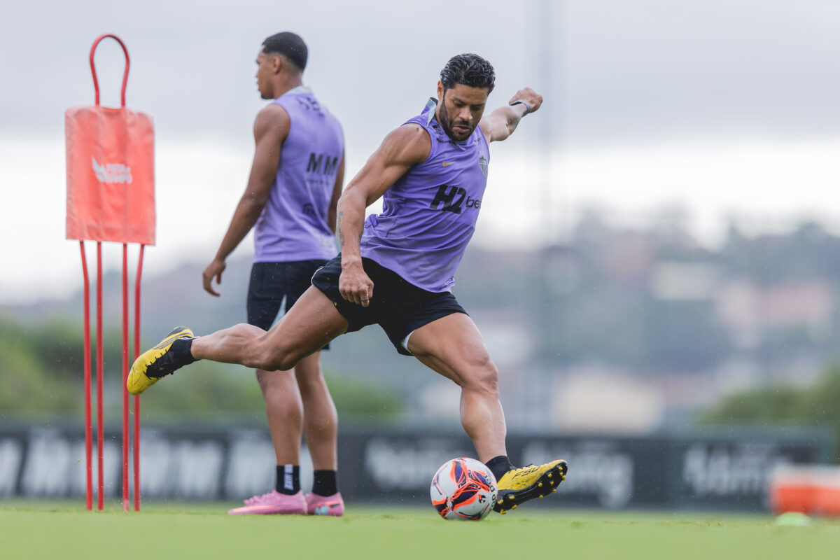 Hulk usa redes sociais para esclarecer situação no Atlético-MG: ‘Vou honrar essa camisa’