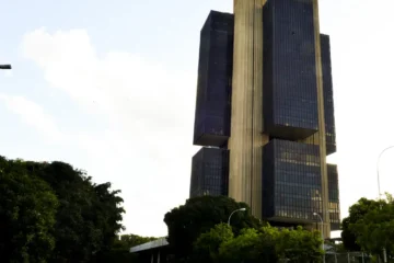 Banco Central impõe sigilo nas conversas de Moraes sobre o Banco Master