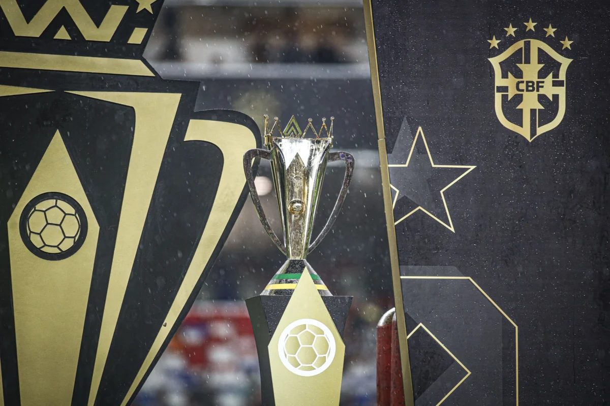 CBF confirma horário da Supercopa, entre Flamengo e Corinthians, no Mané Garrincha