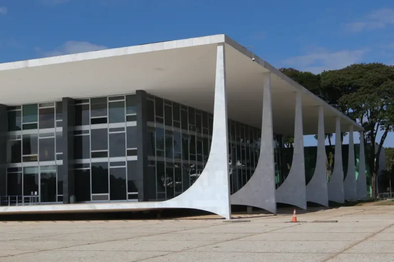 “Saída honrosa para Toffoli”: Ministros do STF defendem envio do caso Master à 1ª instância