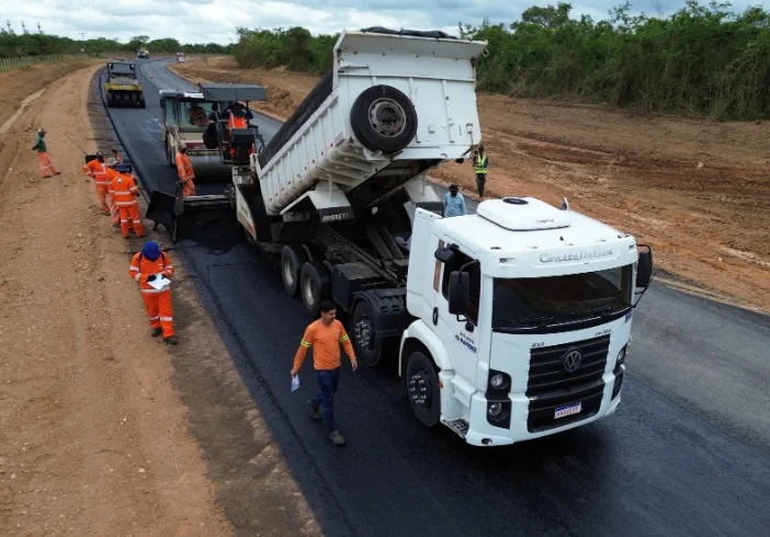 LMG-626: 75% das obras de pavimentação estão concluídas; investimento é de R$ 60 milhões