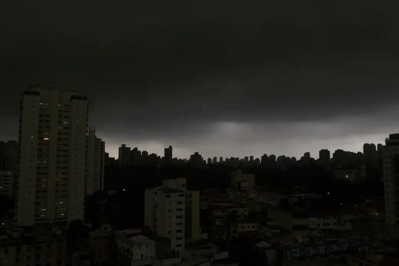 Inmet alerta para ocorrência de ciclone que deve atingir São Paulo, Rio de Janeiro e Minas Gerais a partir de sexta-feira